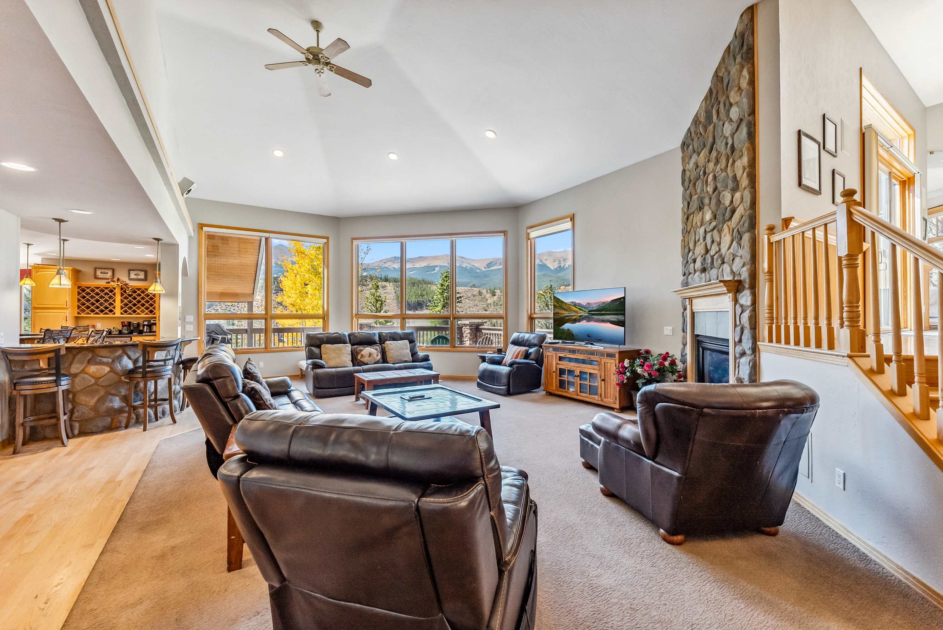 Mackenzie's Highlands Ridge Retreat